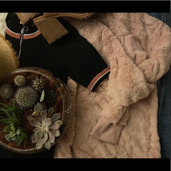 SOLD Blush eyelash sweater - Picture 8 of 8